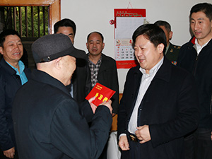 刘志仁亲临红龙扑克走访慰问军转干部国防建设二等功臣侯尚德